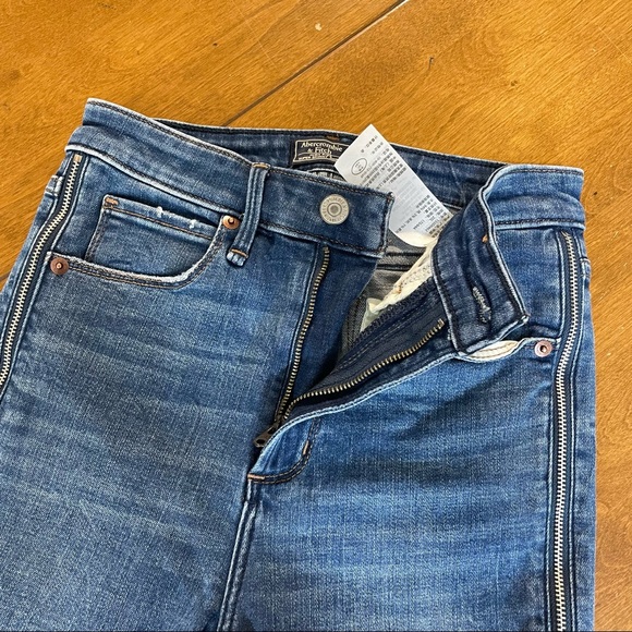 Abercrombie & Fitch Women's Medium Wash Denim Blue Zipper Leg High Rise Jeans 25 - Picture 6 of 11